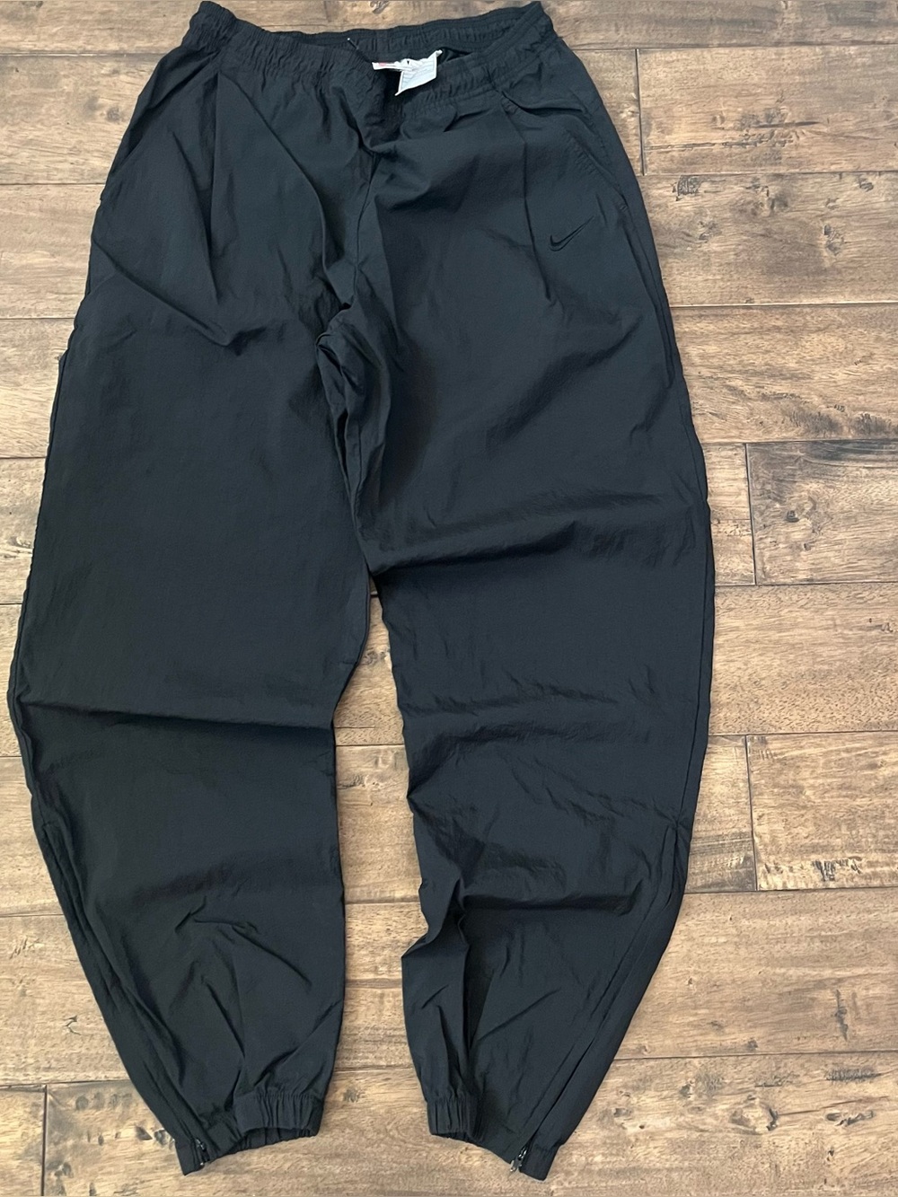 Vintage 90’s Nike black track pants Size M #athleisure #vintage #nike